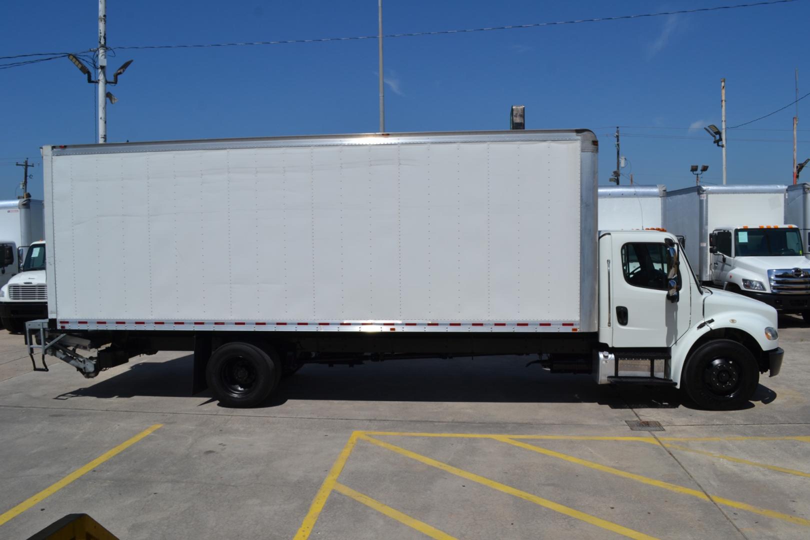 2019 WHITE /BLACK FREIGHTLINER M2-106 with an CUMMINS B6.7L 240HP engine, ALLISON 2500RDS AUTOMATIC transmission, located at 9172 North Fwy, Houston, TX, 77037, (713) 910-6868, 29.887470, -95.411903 - Photo#3